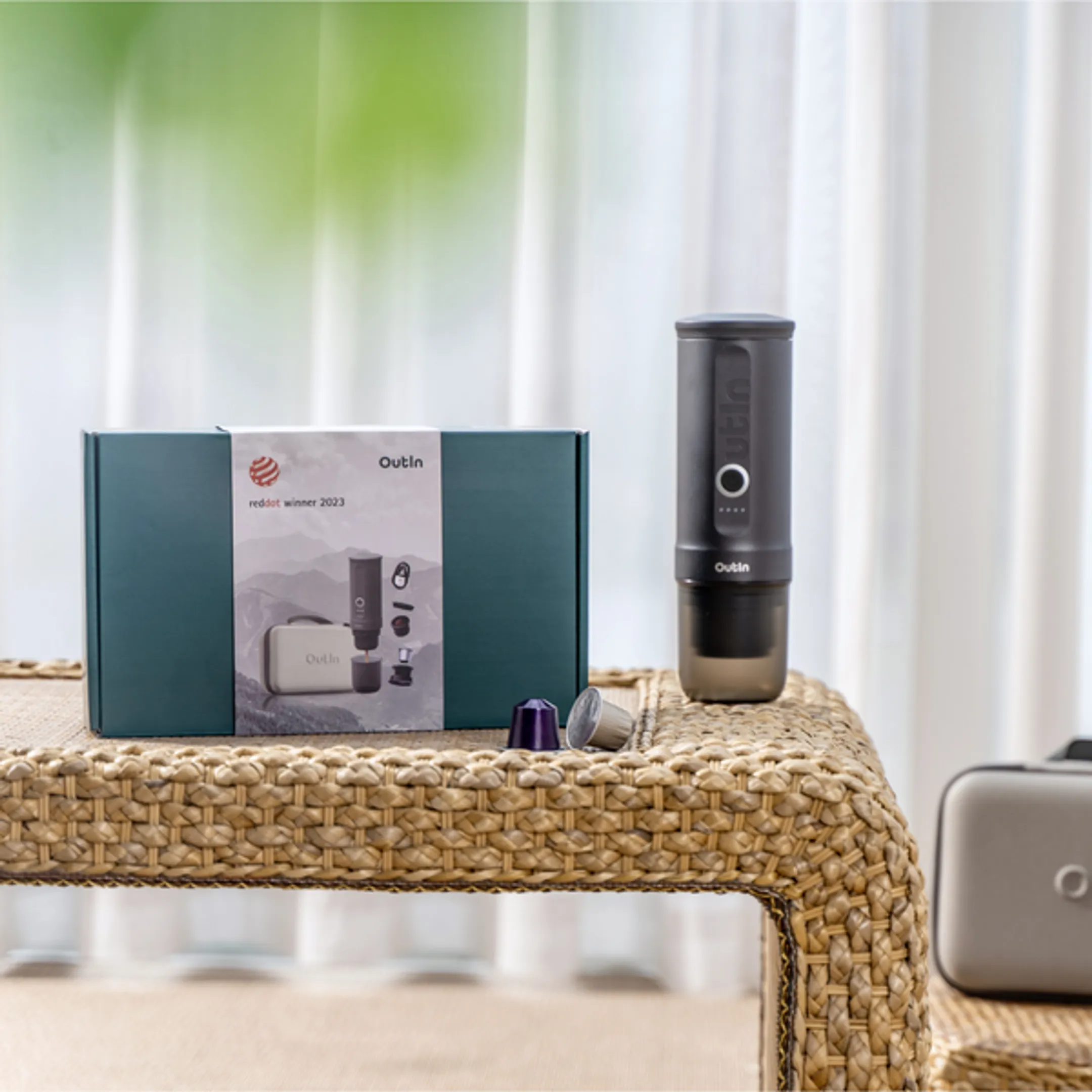 OUTIN Draagbare Elektrische Espressomachine Nano Travel Gif Set Space Grey image