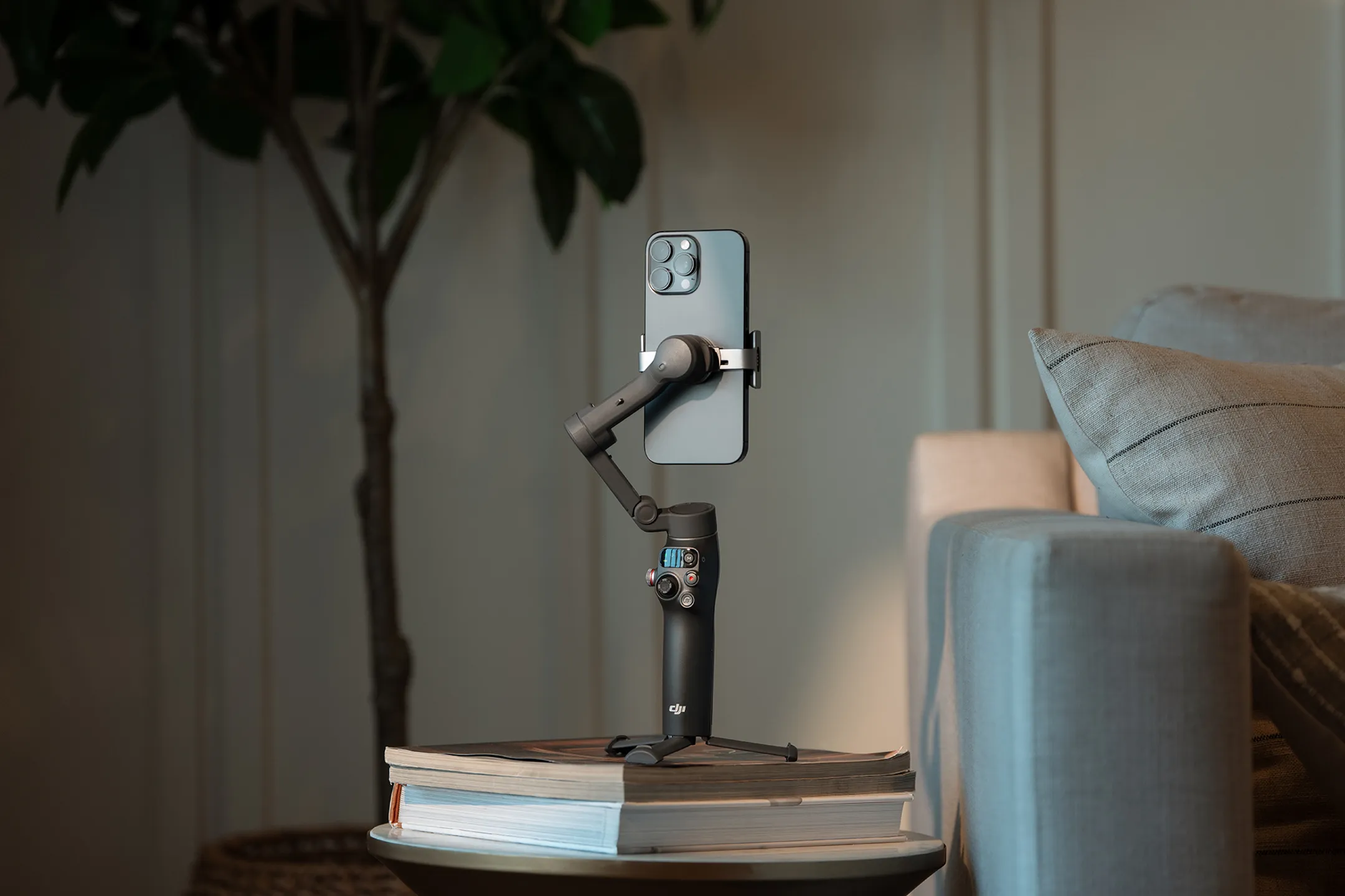 DJI Osmo Mobile 8 image