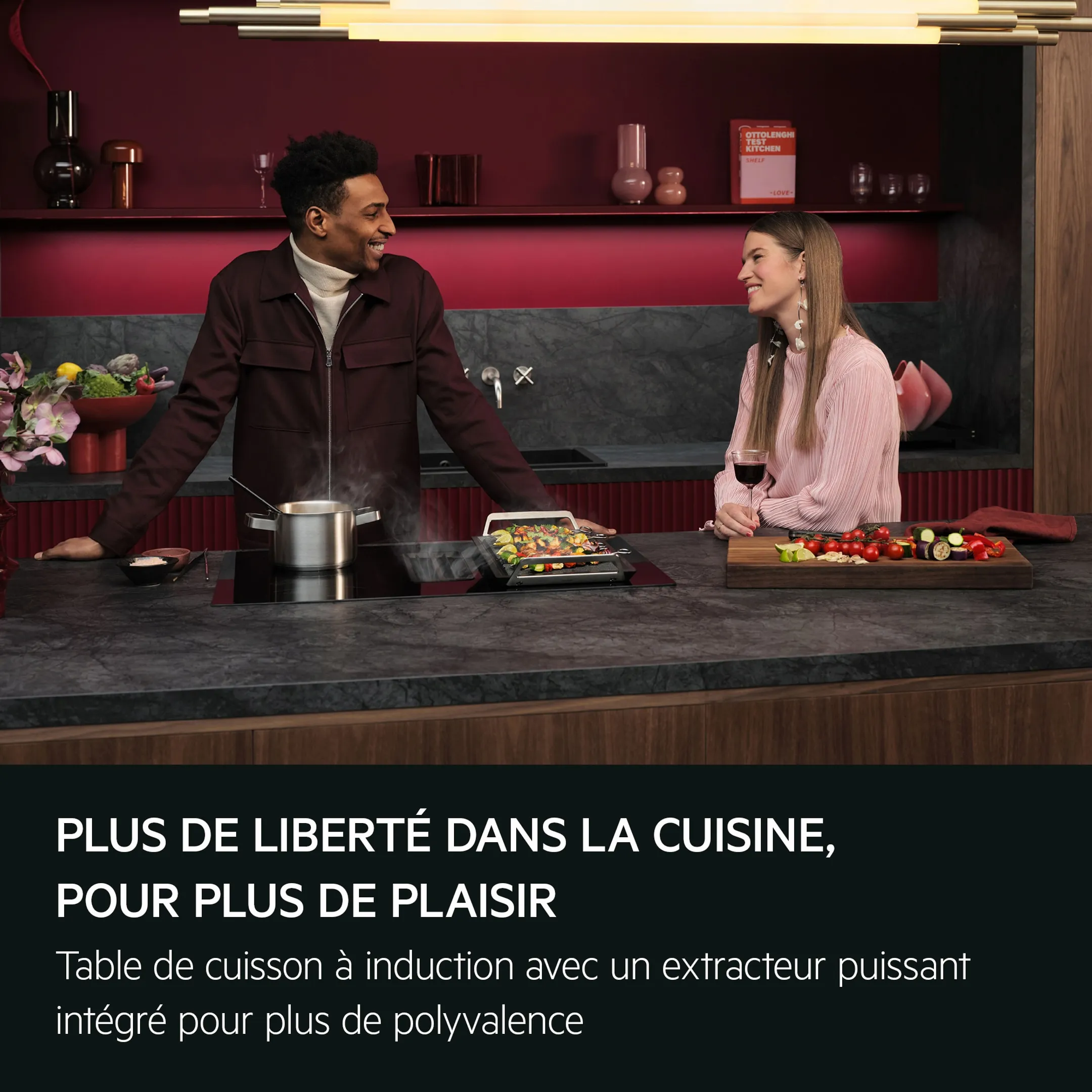 AEG Taque avec hotte intégrée TH84CB03CB image