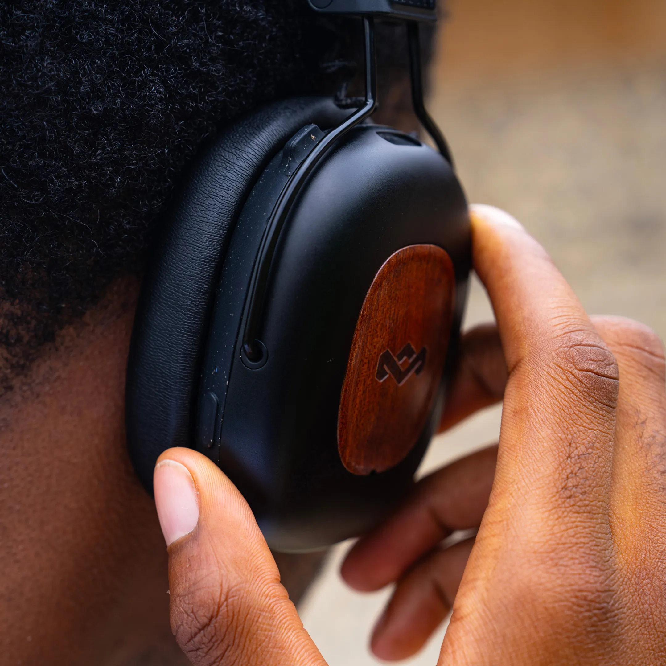 House Of Marley Vibration Rebel ANC koptelefoon - Zwart image