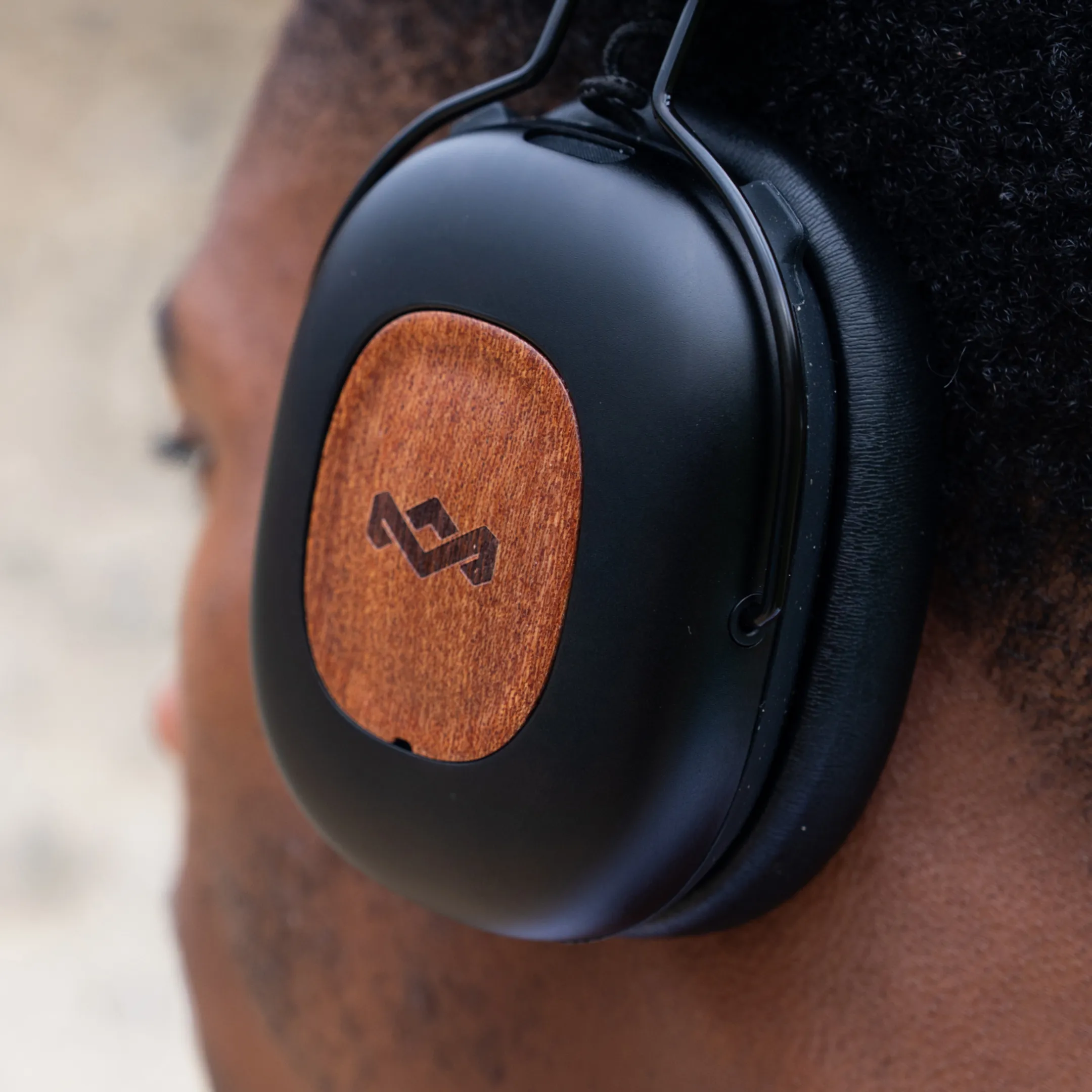 House Of Marley Vibration Rebel ANC koptelefoon - Zwart image