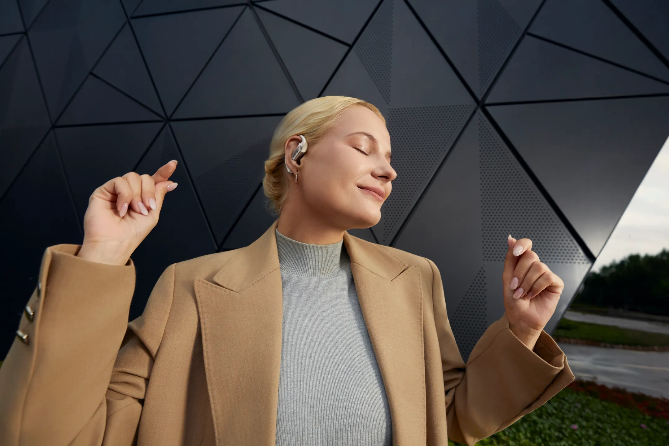 Shokz OpenFit Pro sportoortjes - Wit image