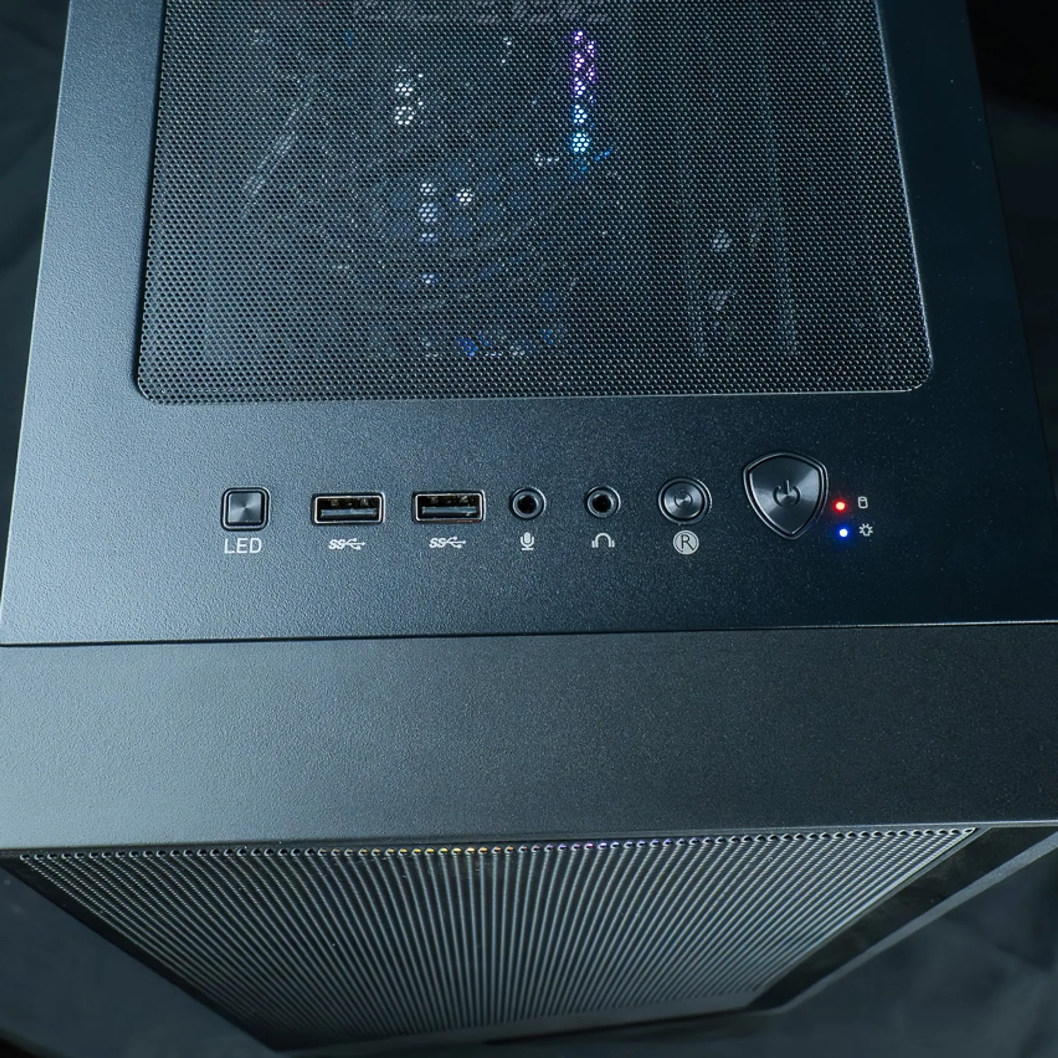 FLOWUP REVENGE GeForce RTX 5050 8GB image