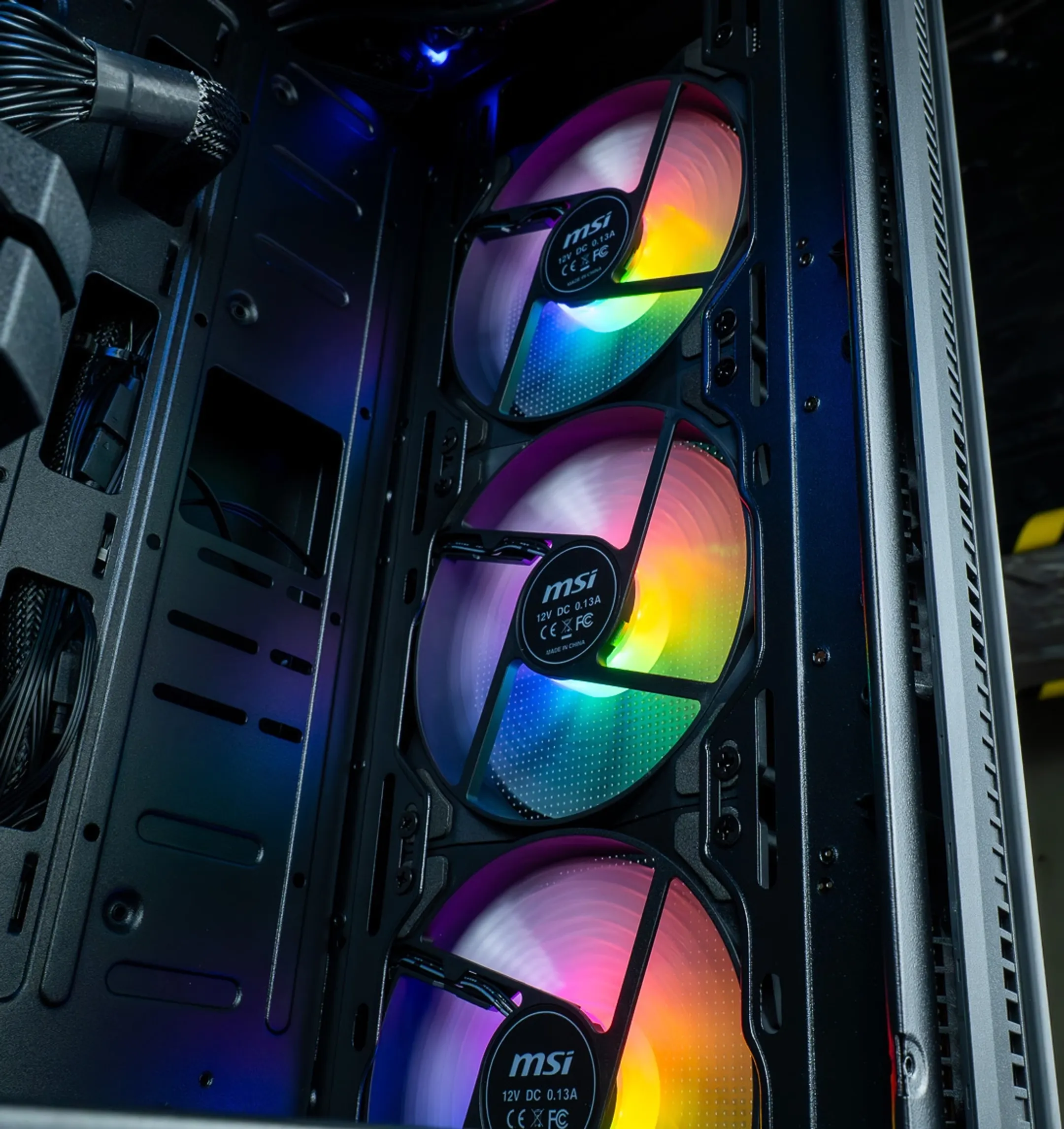 FLOWUP REVENGE GeForce RTX 5050 8GB image