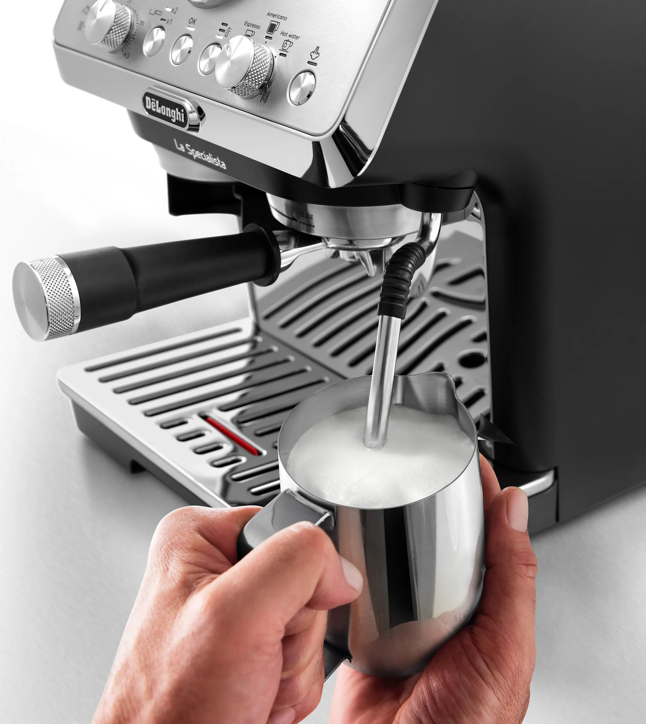 Machine à Expresso à pompe La Specialista Arte EC9155.MB