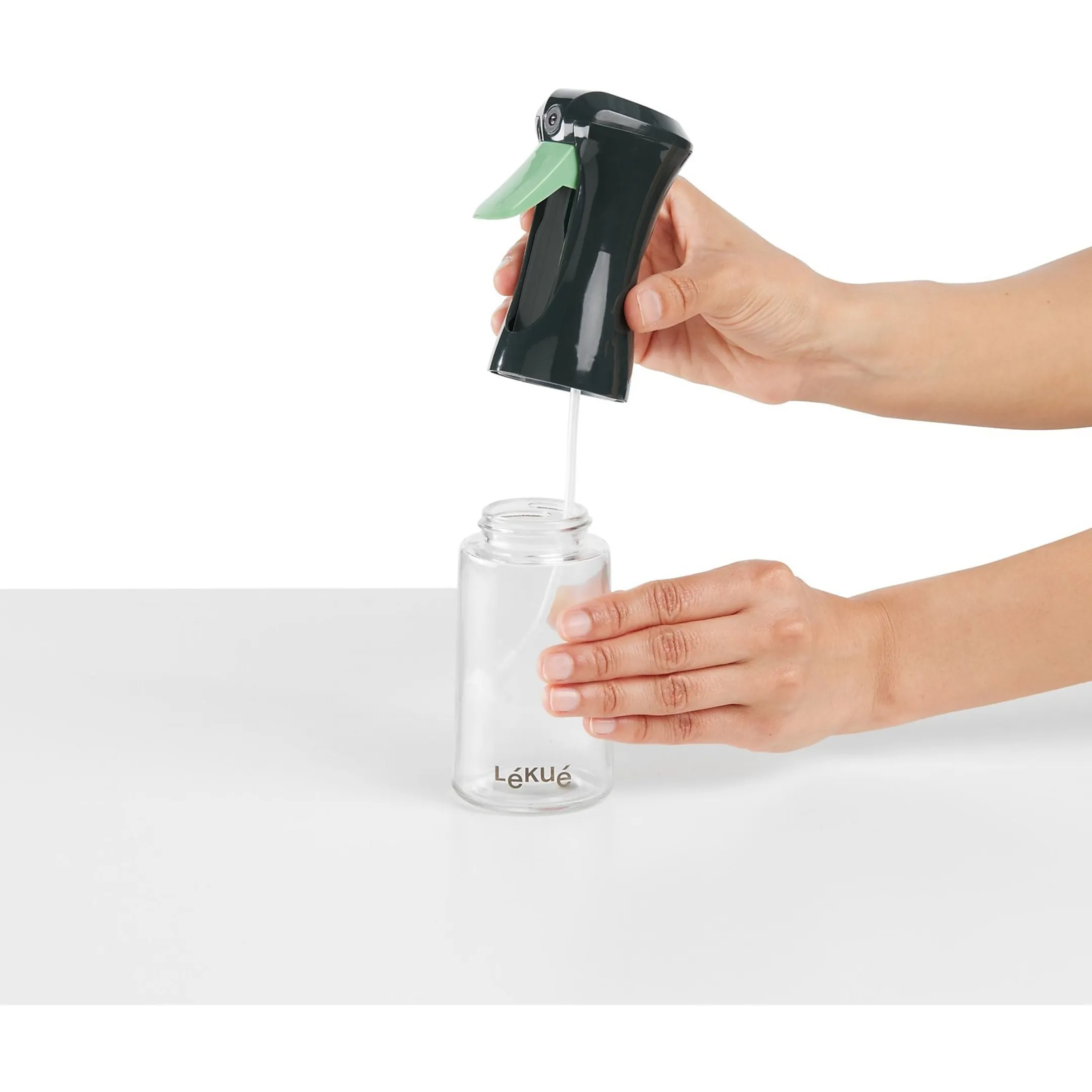 Oil sprayer