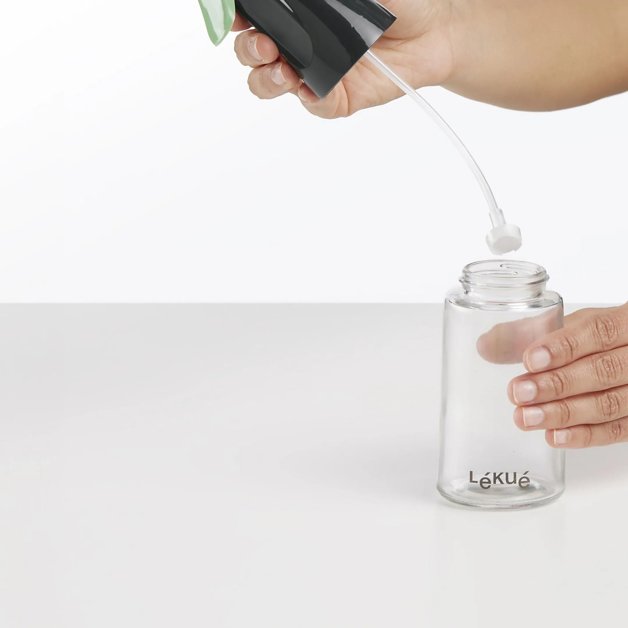 Oil sprayer