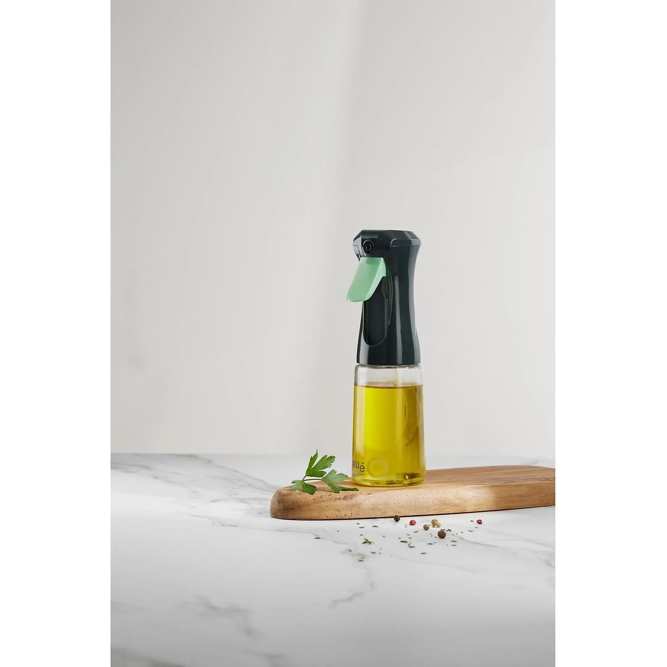 Oil sprayer