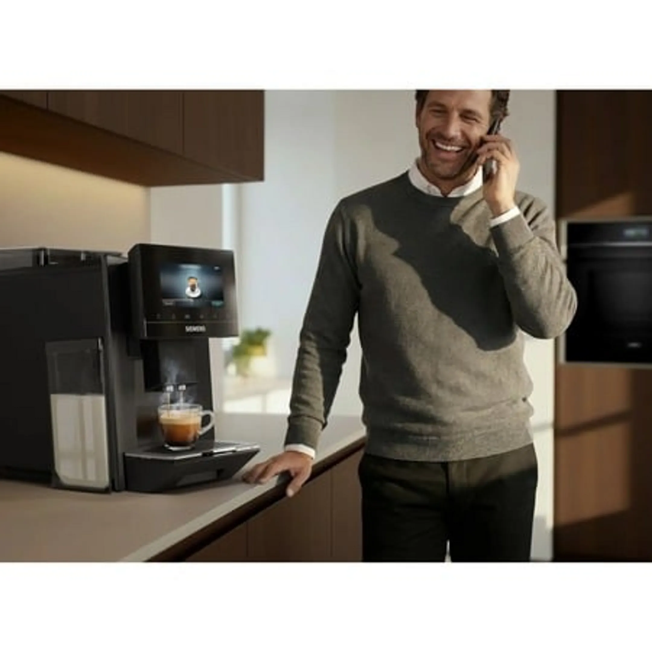 Volautomatische Espressomachine EQ900 TQ927E05