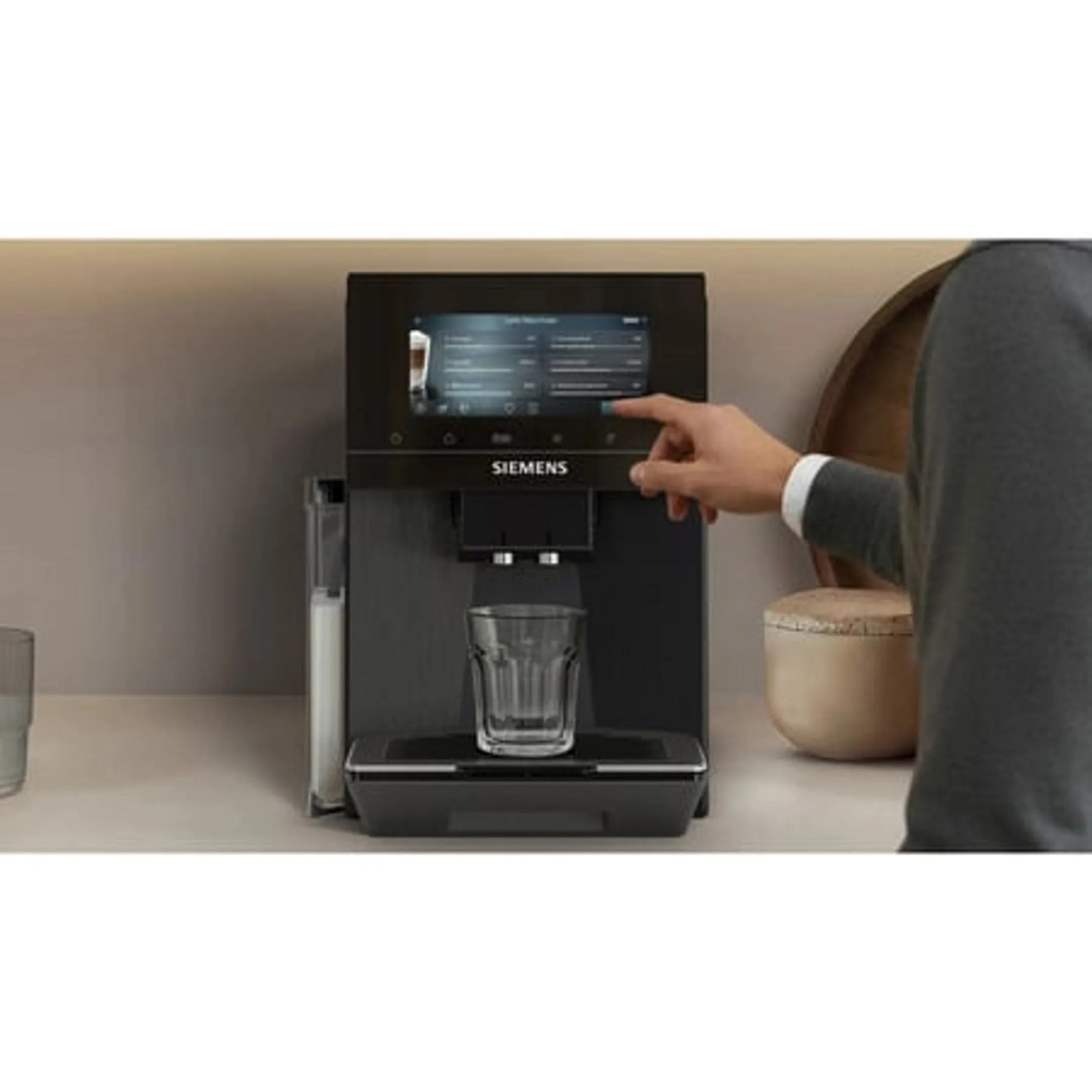 Volautomatische Espressomachine EQ900 TQ927E05
