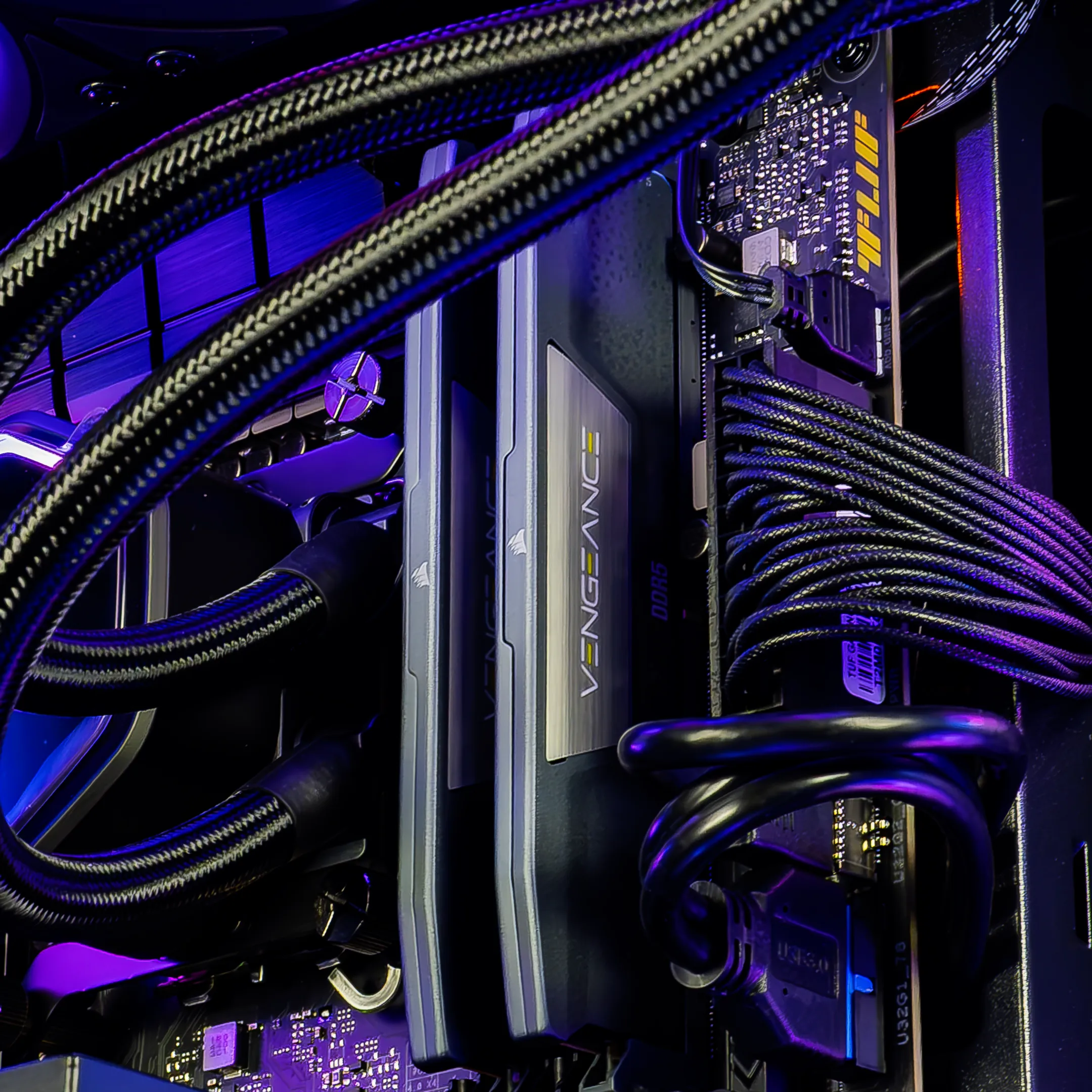 Fury PC Gaming - 32Go / 1To - Nvidia GeForce RTX 5060 Ti