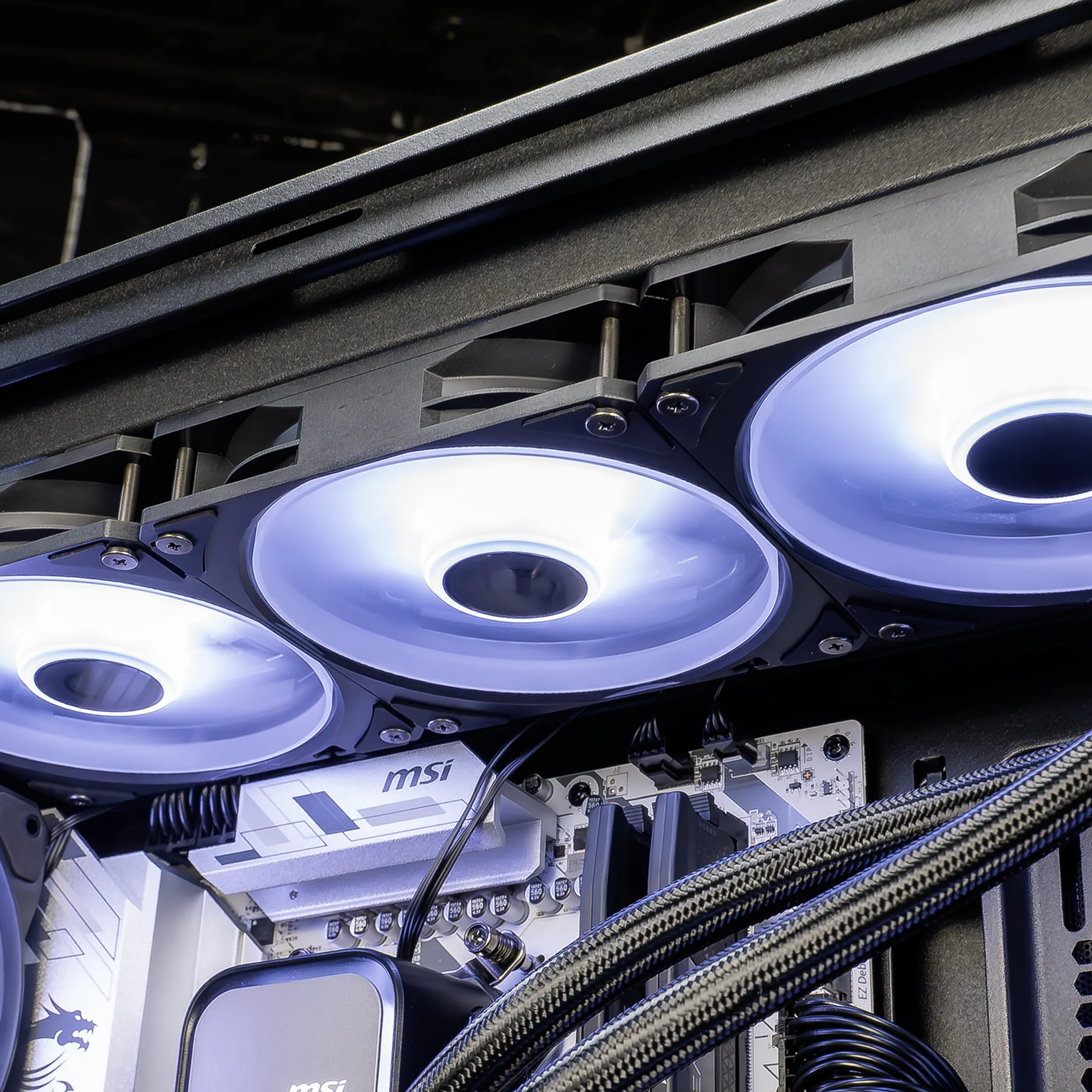 Victory Powered by MSI - 16GB / 1TB - Nvidia GeForce RTX 5060