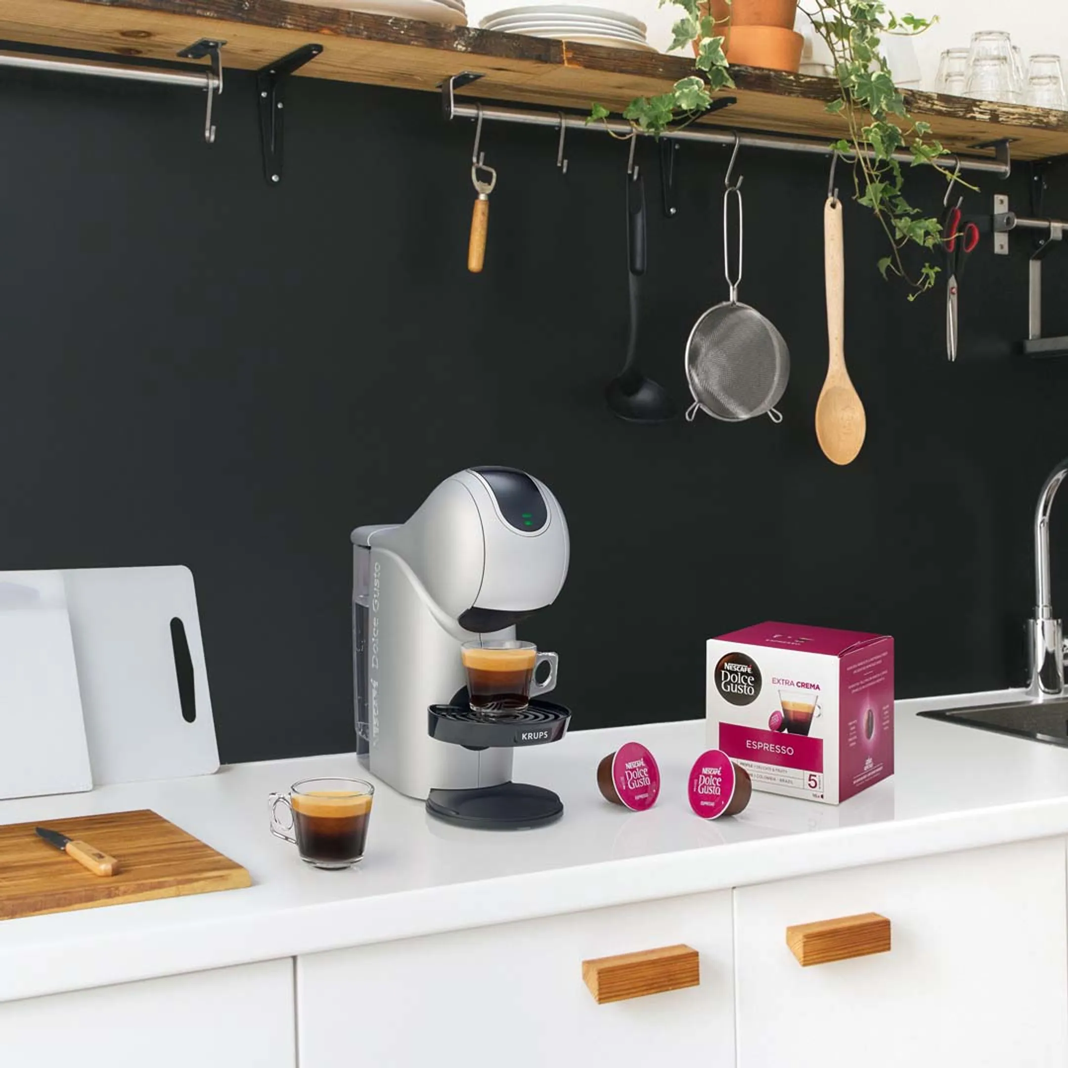 Machine à café  NESCAFÉ Genio S Touch YY6005FD